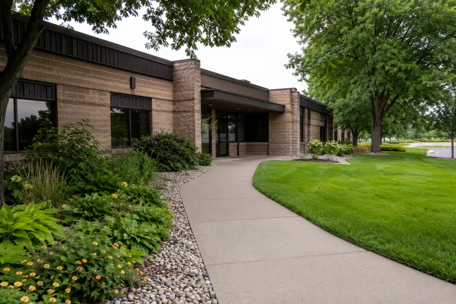 Commercial landscape maintained by a Greater Mankato property care team